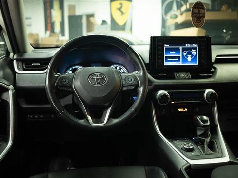 Used 2022 Toyota RAV4 XLE Premium AWD/4WD image 19