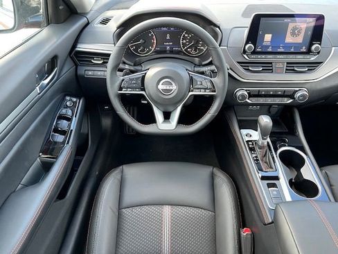 New 2025 Nissan Altima 2.5 SR image 21