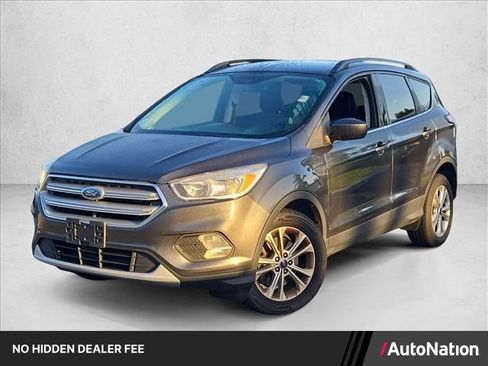 Used 2018 Ford Escape SE FWD image 1