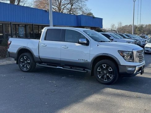 Used 2021 Nissan Titan Platinum Reserve w/ Moonroof Package image 8