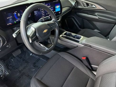 Used 2025 Chevrolet Equinox EV LT FWD image 10