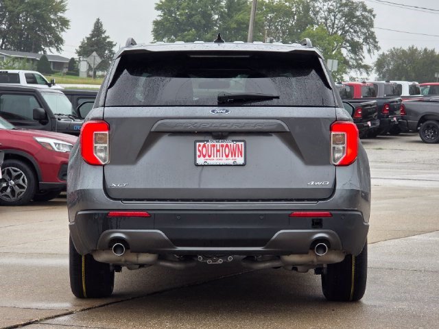 Used 2023 Ford Explorer XLT w/ Equipment Group 202A AWD/4WD image 7