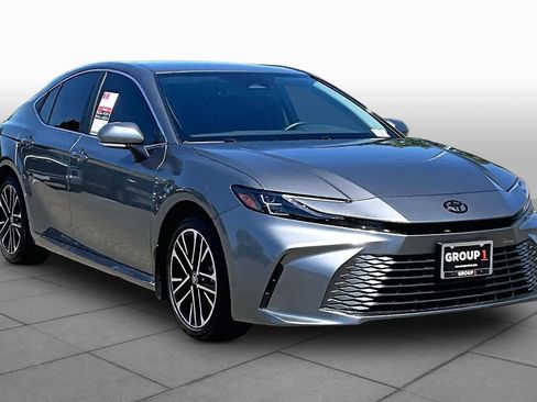 Used 2026 Toyota Camry XLE FWD image 2