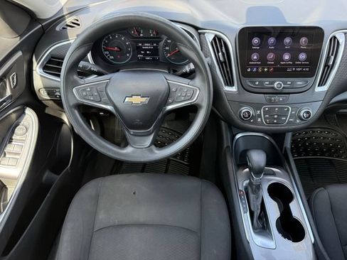 Certified 2021 Chevrolet Malibu LT FWD image 13