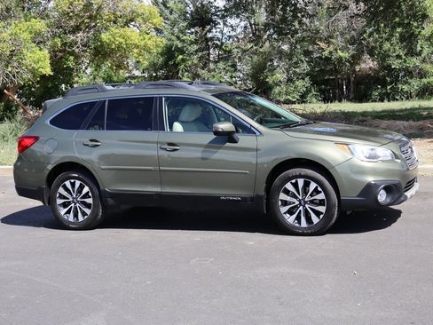 Used 2017 Subaru Outback 3.6R Limited AWD/4WD image 2