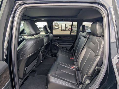 New 2026 Jeep Grand Cherokee Limited w/ Limited Altitude Package AWD/4WD image 9