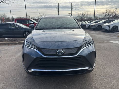 Used 2021 Toyota Venza Limited image 2