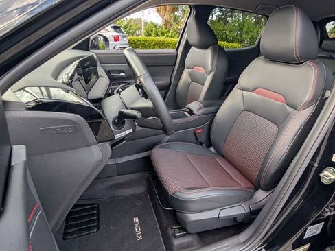 Used 2025 Nissan Kicks SR image 7