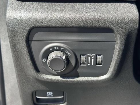 New 2025 Jeep Grand Cherokee Laredo X w/ Luxury Tech Group I AWD/4WD image 21