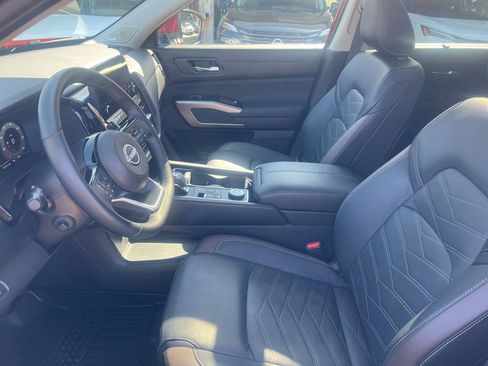 Certified 2024 Nissan Pathfinder Platinum w/ Cargo Package AWD/4WD image 4