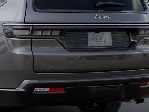 New 2026 Jeep Grand Wagoneer L 4WD w/ Premium Group I image 13