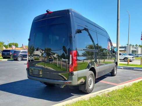 Used 2023 Mercedes-Benz Sprinter 2500 image 4