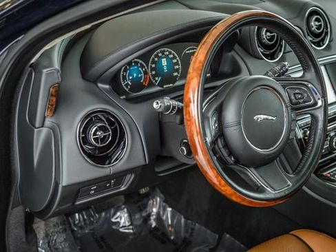 Used 2016 Jaguar XJ R-Sport AWD/4WD image 28