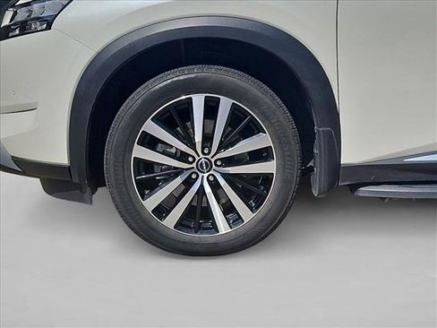 Used 2024 Nissan Pathfinder Platinum w/ Lighting Package (N93) FWD image 20