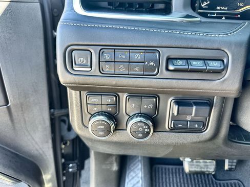 Certified 2024 GMC Yukon Denali Ultimate image 18