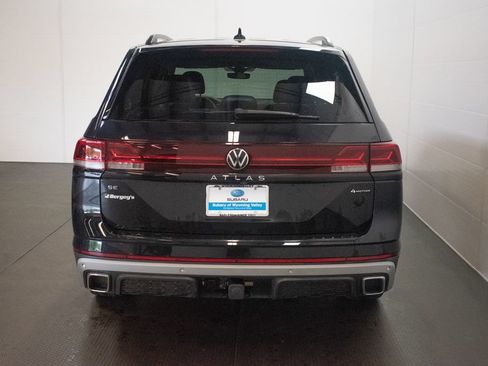 Used 2024 Volkswagen Atlas Peak Edition SE AWD/4WD image 5