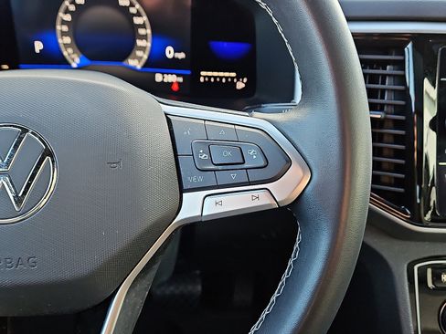 Certified 2022 Volkswagen Atlas Cross Sport SE w/ Panoramic Sunroof Package image 18