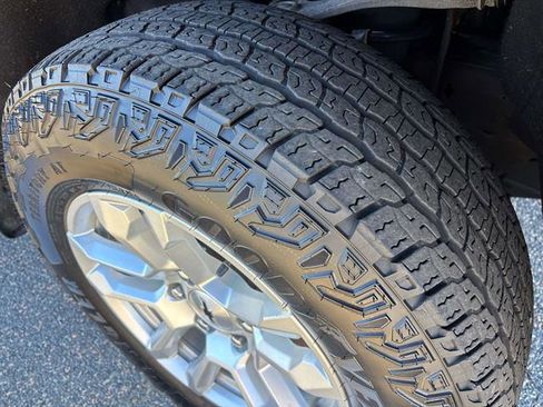 Used 2023 Chevrolet Silverado 1500 RST w/ Z71 Off-Road Package image 8