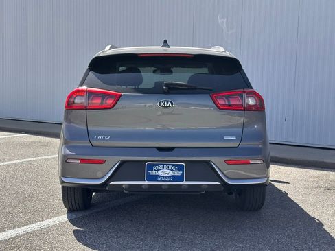Used 2018 Kia Niro EX image 4