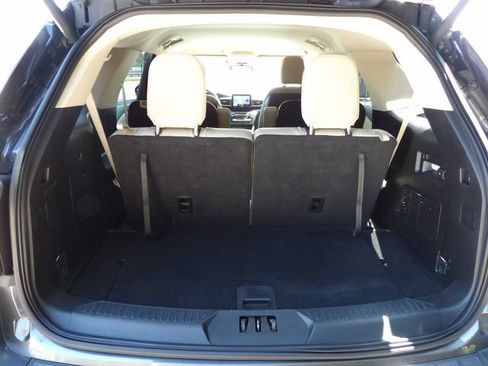Used 2020 Ford Explorer XLT w/ Equipment Group 202A AWD/4WD image 7