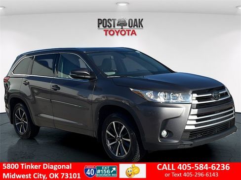 Used 2017 Toyota Highlander XLE image 1