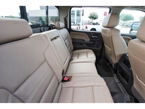 Used 2018 GMC Sierra 2500 Denali w/ Duramax Plus Package AWD/4WD image 10
