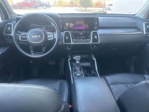 Used 2023 Kia Sorento S w/ Panoramic Sunroof Package image 11