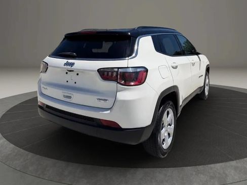Used 2018 Jeep Compass Latitude w/ Cold Weather Group AWD/4WD image 7