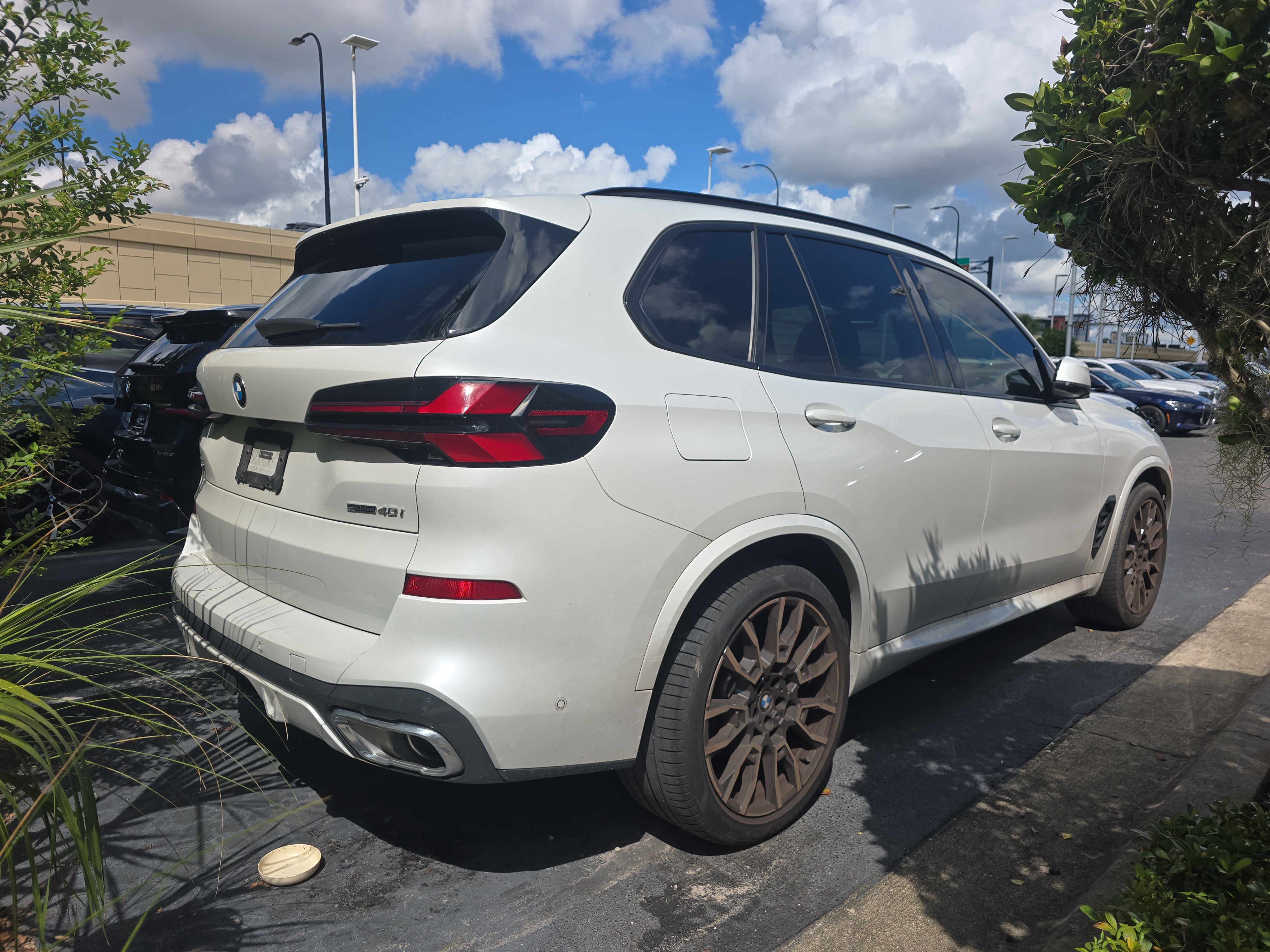 Used 2024 BMW X5 sDrive40i w/ M Sport Package RWD image 4