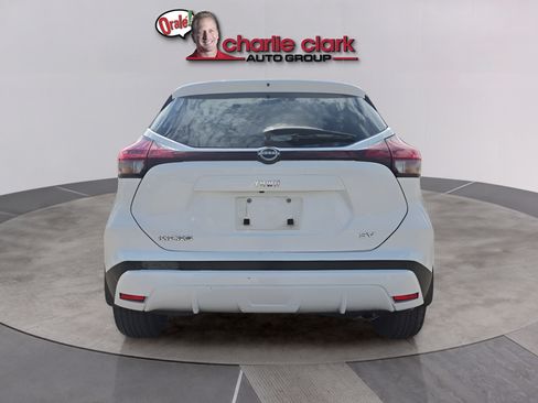 Used 2024 Nissan Kicks SV FWD image 4