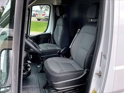 Used 2025 RAM ProMaster 2500 w/ U-Haul Equipment Group FWD image 23