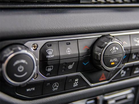 New 2026 Jeep Wrangler Unlimited Rubicon w/ Safety Group image 33