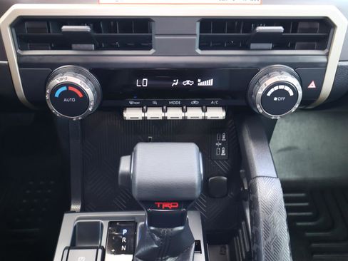 Used 2025 Toyota Tacoma TRD Off-Road AWD/4WD image 26