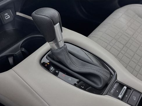 Certified 2024 Honda HR-V LX image 16
