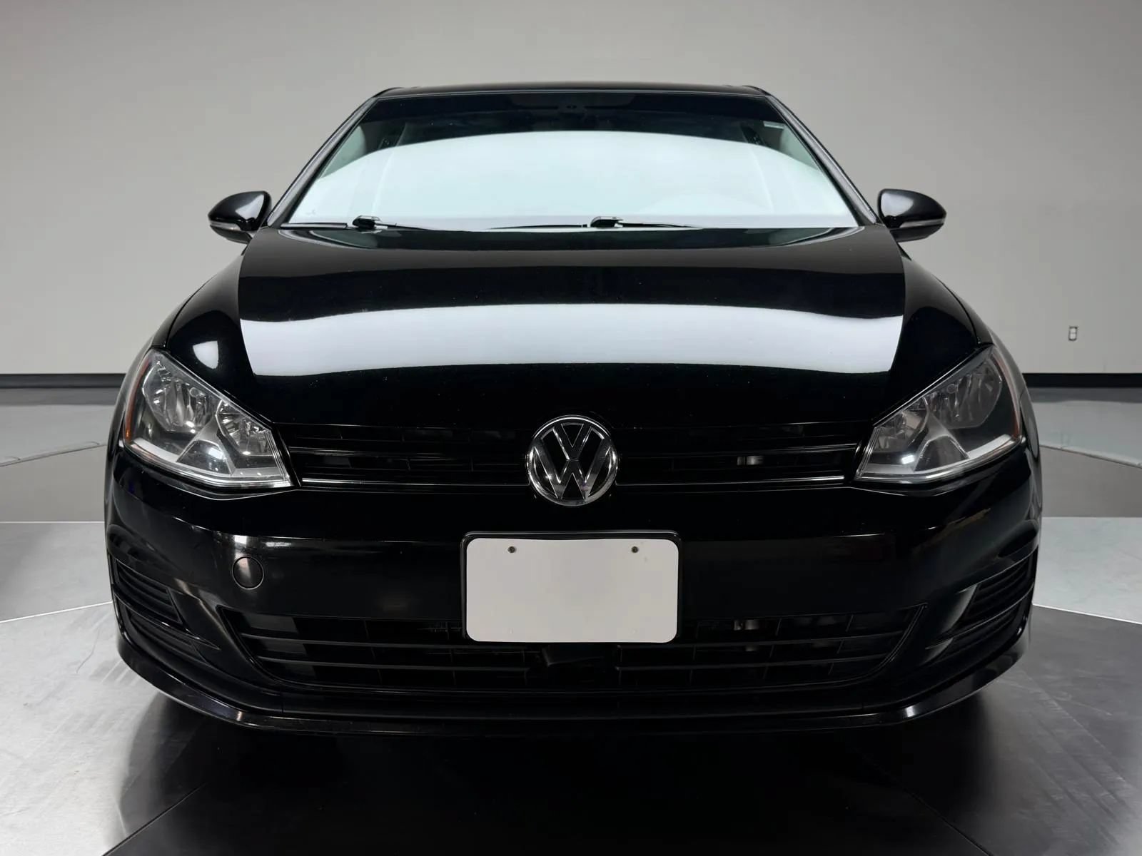 Used 2017 Volkswagen Golf S FWD image 3