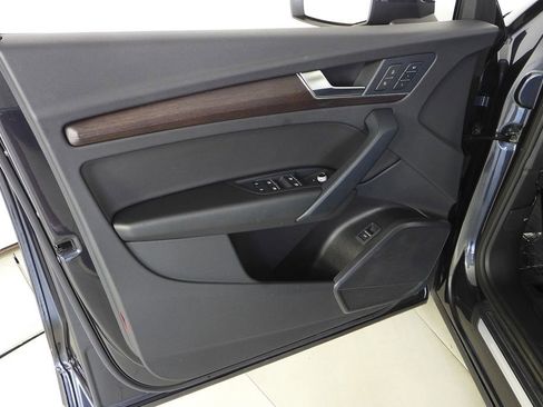 Used 2023 Audi Q5 2.0T Premium w/ Convenience Package image 11