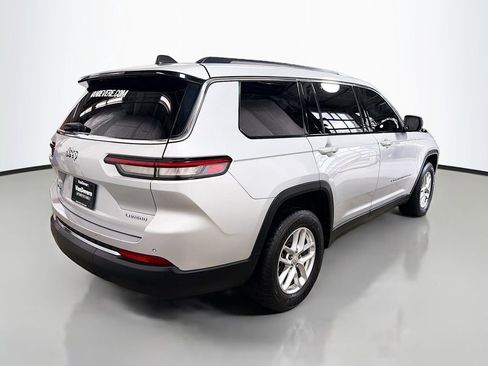 Used 2021 Jeep Grand Cherokee L Laredo w/ Luxury Tech Group I image 9