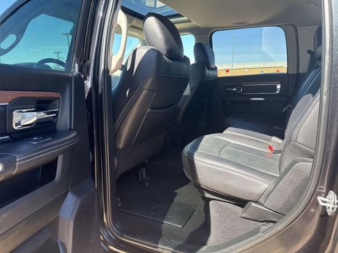 Used 2018 RAM 1500 Laramie w/ Convenience Group image 26