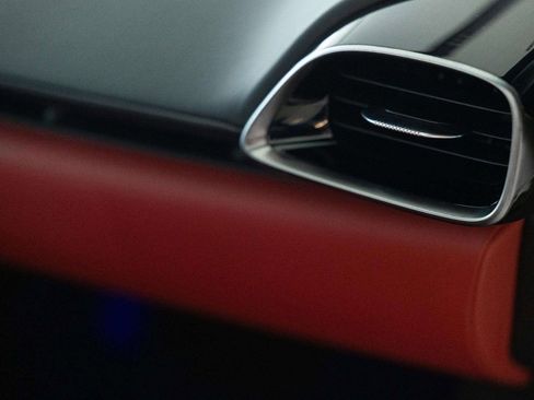 Used 2023 McLaren Artura Coupe image 17