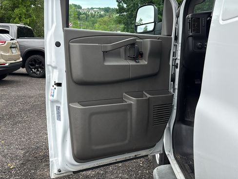 Used 2024 Chevrolet Express 2500 w/ Driver Convenience Package RWD image 12