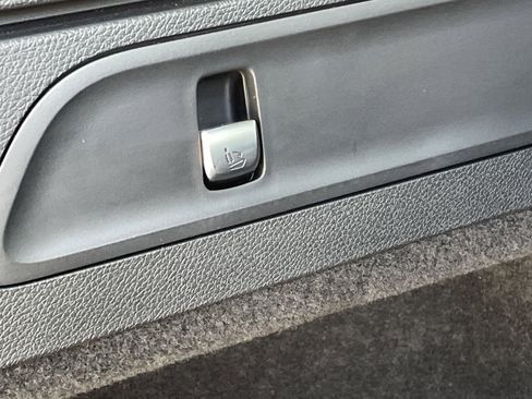 Certified 2022 Mercedes-Benz GLC 300 4MATIC image 11