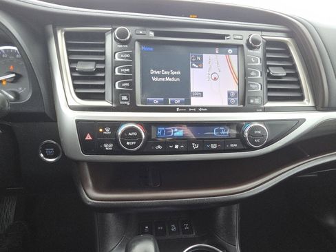 Used 2019 Toyota Highlander Limited image 31