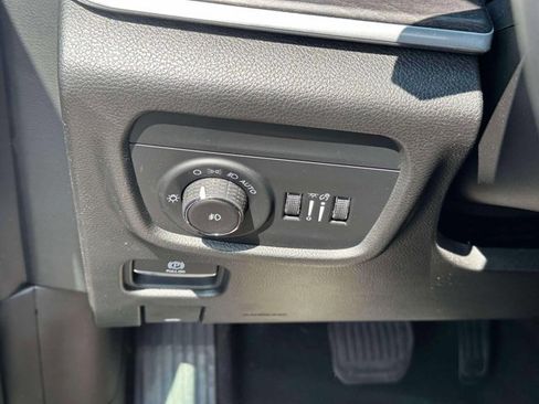 Used 2023 Jeep Grand Cherokee Overland w/ Luxury Tech Group IV image 22