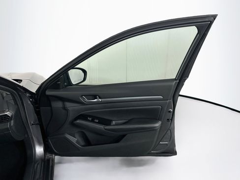 Used 2023 Nissan Altima 2.5 SV AWD/4WD image 29