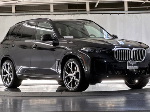 Used 2026 BMW X5 xDrive50e w/ M Sport Package AWD/4WD image 6