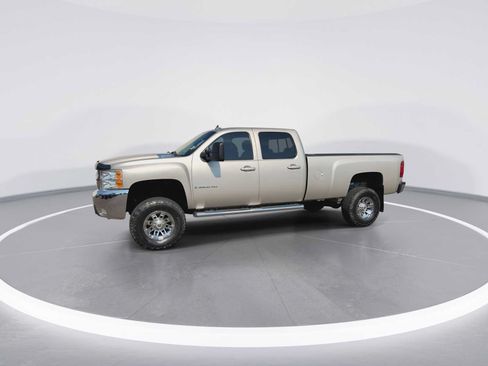 Used 2009 Chevrolet Silverado 3500 LTZ w/ Suspension Package, Off-Road AWD/4WD image 4