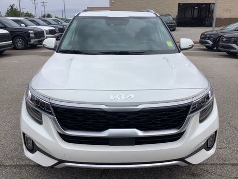 Used 2023 Kia Seltos SX w/ SX Sunroof Package AWD/4WD image 2
