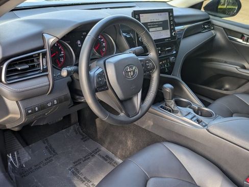 Used 2022 Toyota Camry XSE FWD image 10