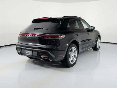 Certified 2025 Porsche Macan image 10