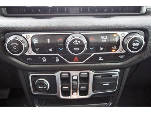 Used 2024 Jeep Gladiator Sport image 27